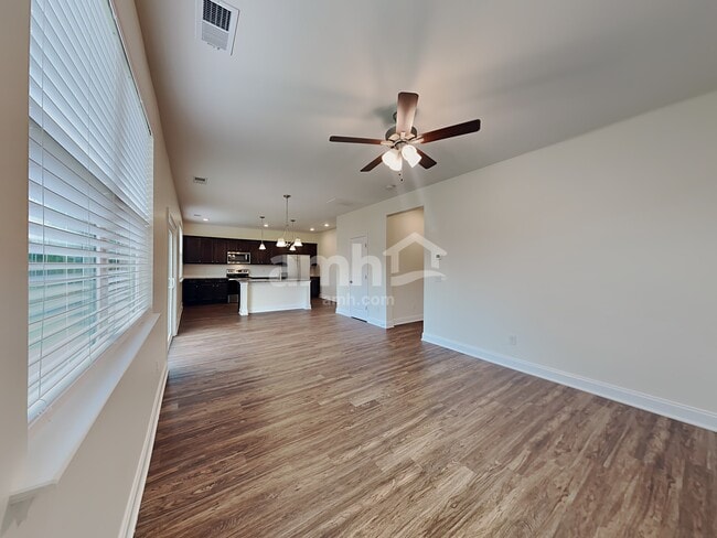 Building Photo - 2015 Bennett Dr