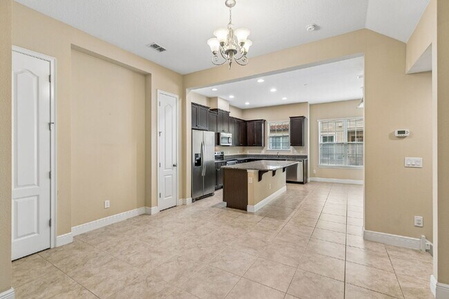 Building Photo - Your Spacious Lake Mary Home Awaits | 4BR, 3.5BA & Resort Amenities