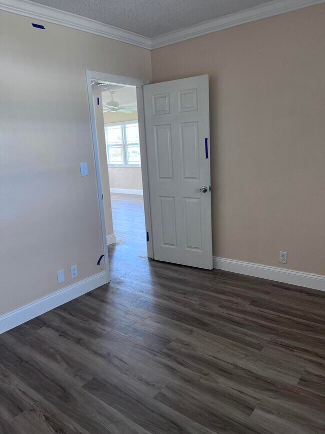 Building Photo - 251 S Golf Blvd