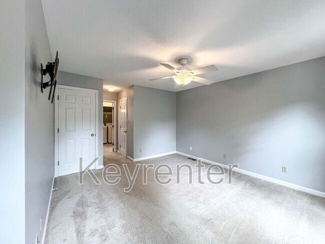 Building Photo - 128 Durwood Rd