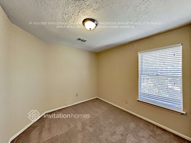 Building Photo - 12902 Skymeadow Dr