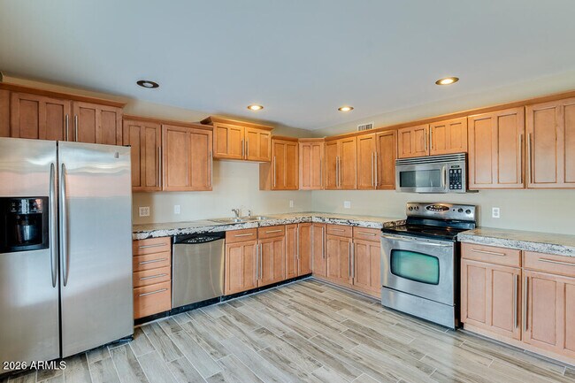 Building Photo - 7248 E Wilshire Dr