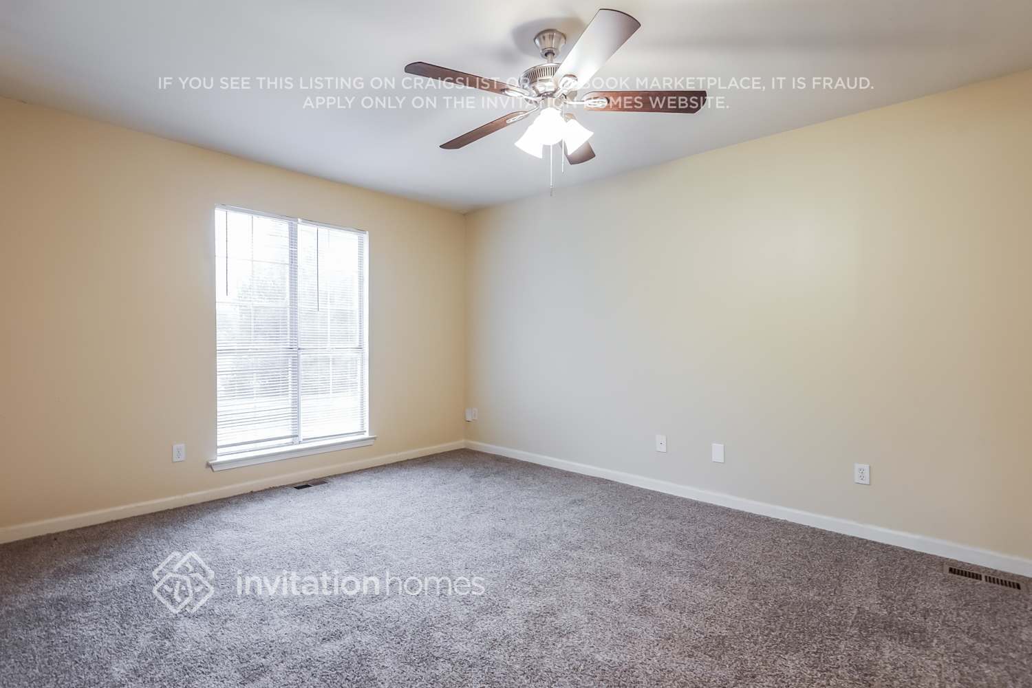 Building Photo - 220 Rosewood Dr