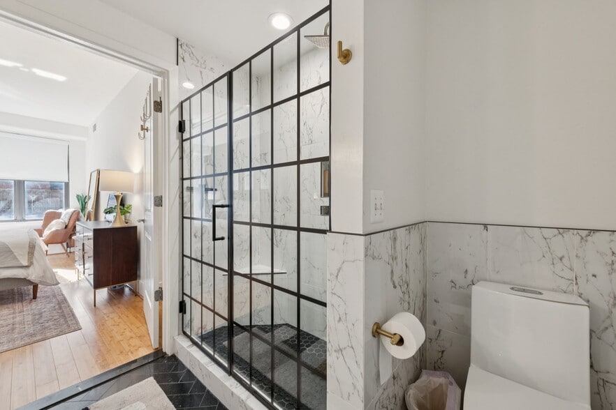 Master Bathroom - 1440 Church St NW