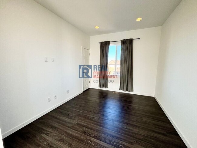 Building Photo - 14381 Mosaic Ave