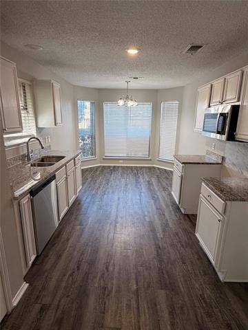 Building Photo - 6400 Fern Meadow Dr