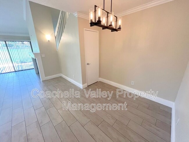 Building Photo - 41469 Woodhaven Dr W