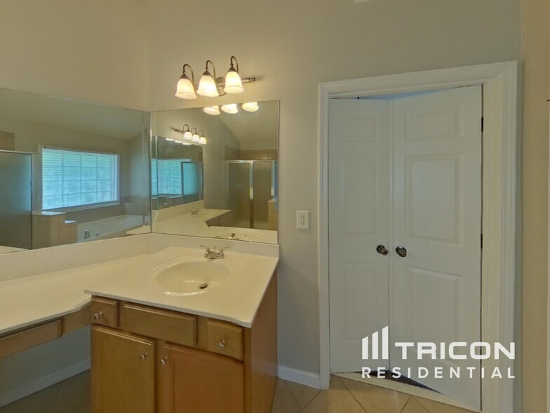 Building Photo - 3530 Woodsong Rw
