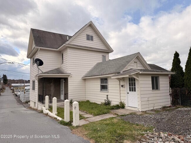 Primary Photo - 330R Cherry St