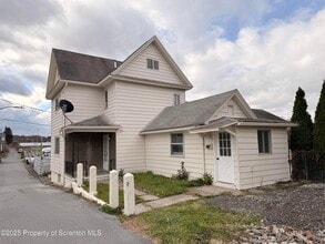 Building Photo - 330R Cherry St