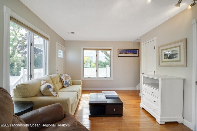 Building Photo - 231 Sumner Ave