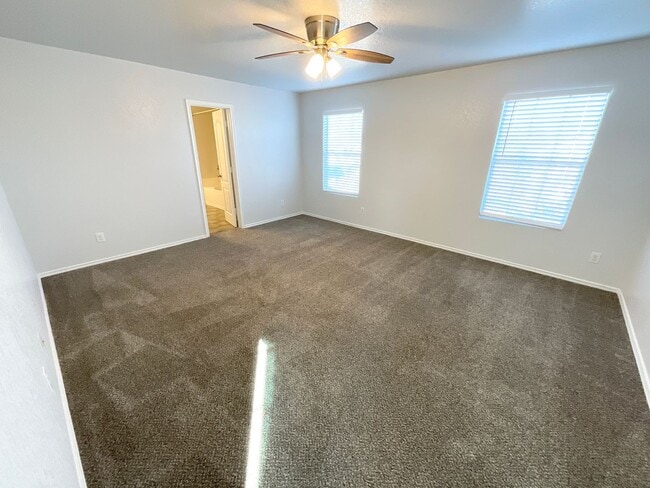 Building Photo - Outstanding 3 bedroom/2.5 bath home in established neighborhood just minutes from Lackland AFB an...