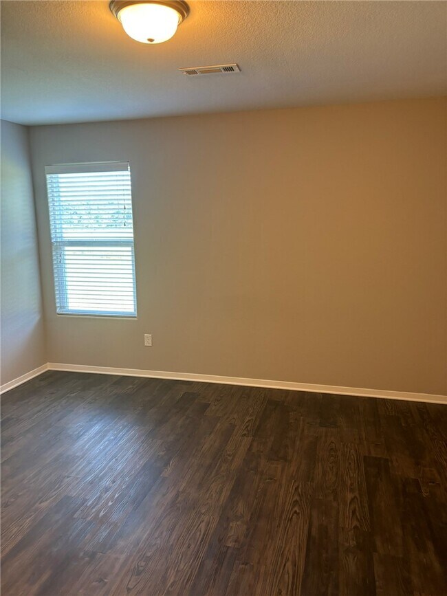 Building Photo - 227 E Anabranch Ct