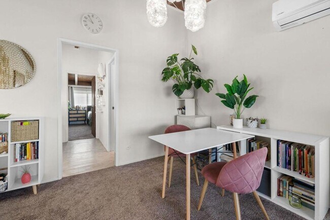 Building Photo - Spacious Remodeled Home with Separate Apar...