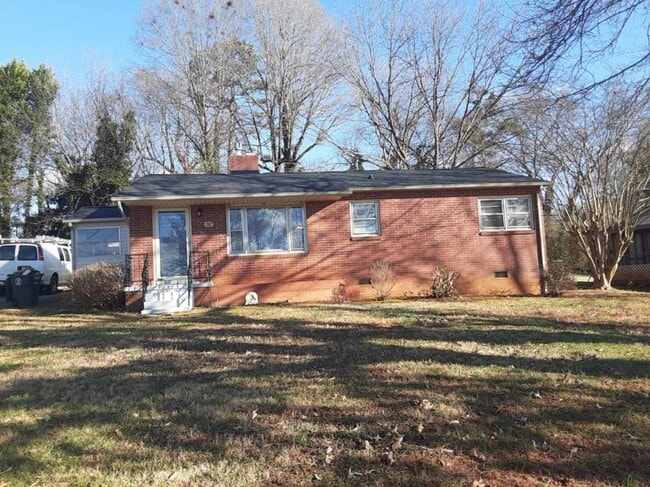 Primary Photo - Charming 3 Bed, 1 Bath Brick Home – $1550/...