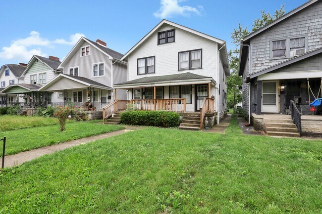 Building Photo - 657-659 S Burgess Ave