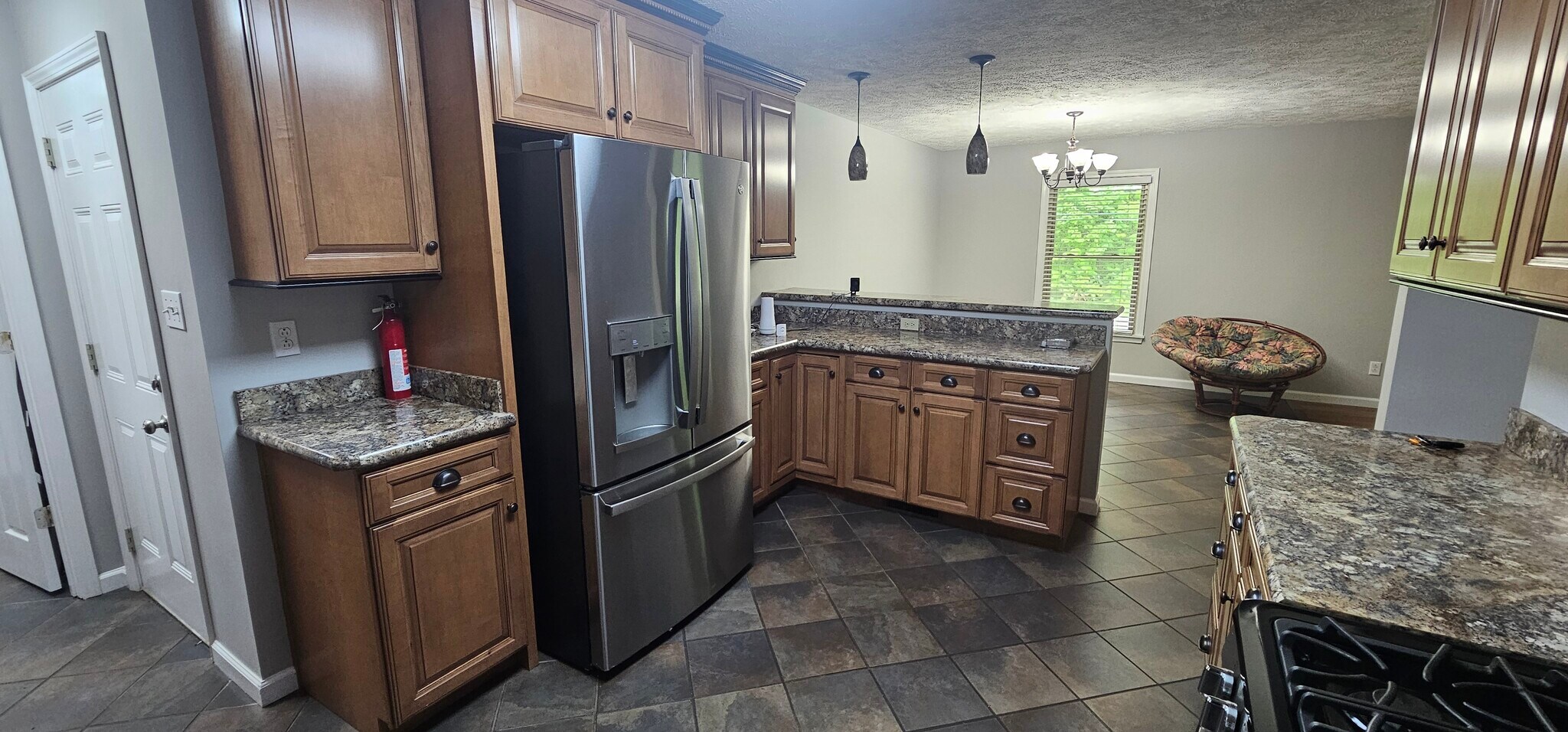 Building Photo - 901 Hurst Dr