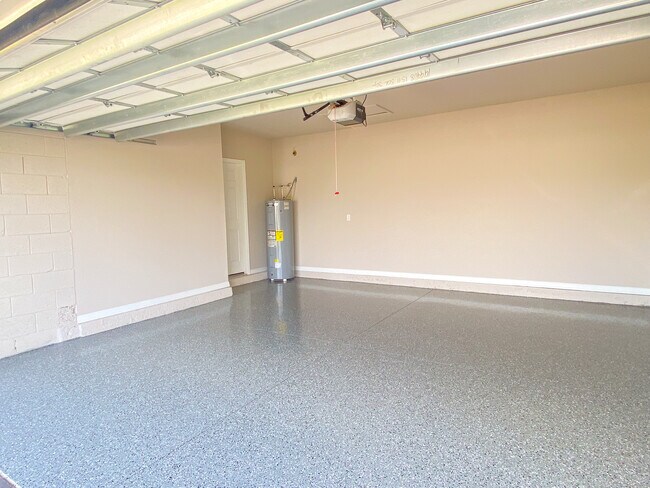 Building Photo - 2864 Coral Cir