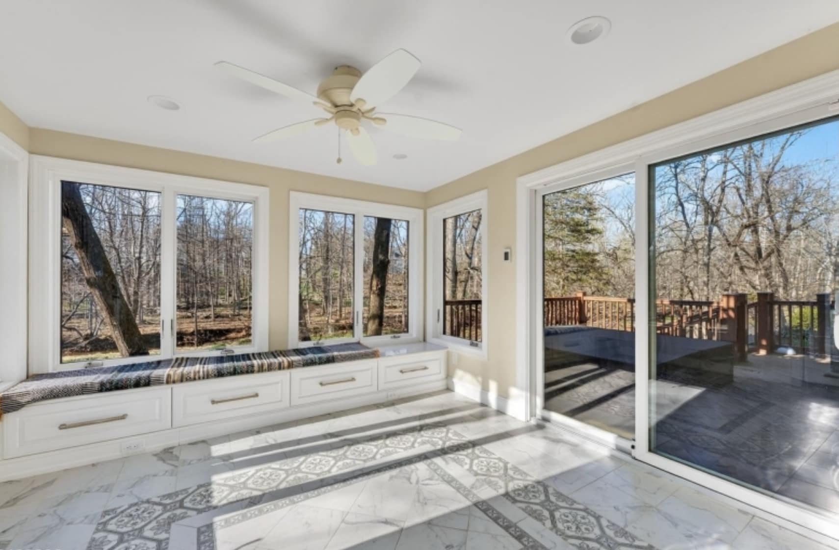 Building Photo - 2289 Brookside Dr