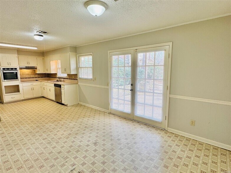 Building Photo - 535 Larkin Ln