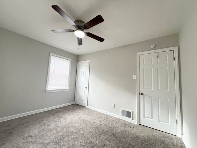 Building Photo - 1465 W Duchesne Dr