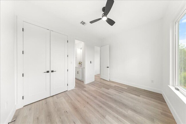 Building Photo - 110 Diamond Head Dr