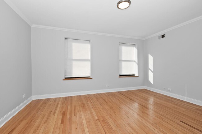 Building Photo - 7219 S Yates Blvd