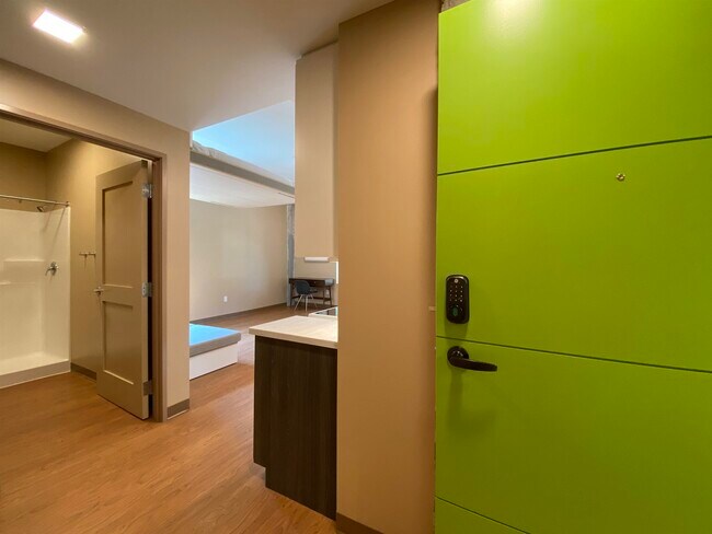 Building Photo - 83 Hanover St