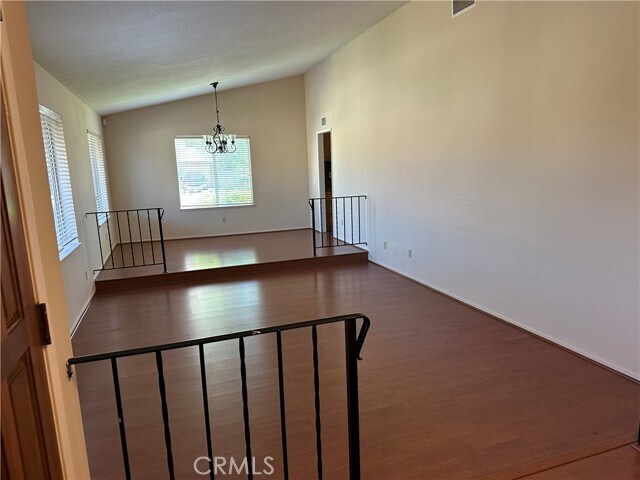 Building Photo - 538 Iris St