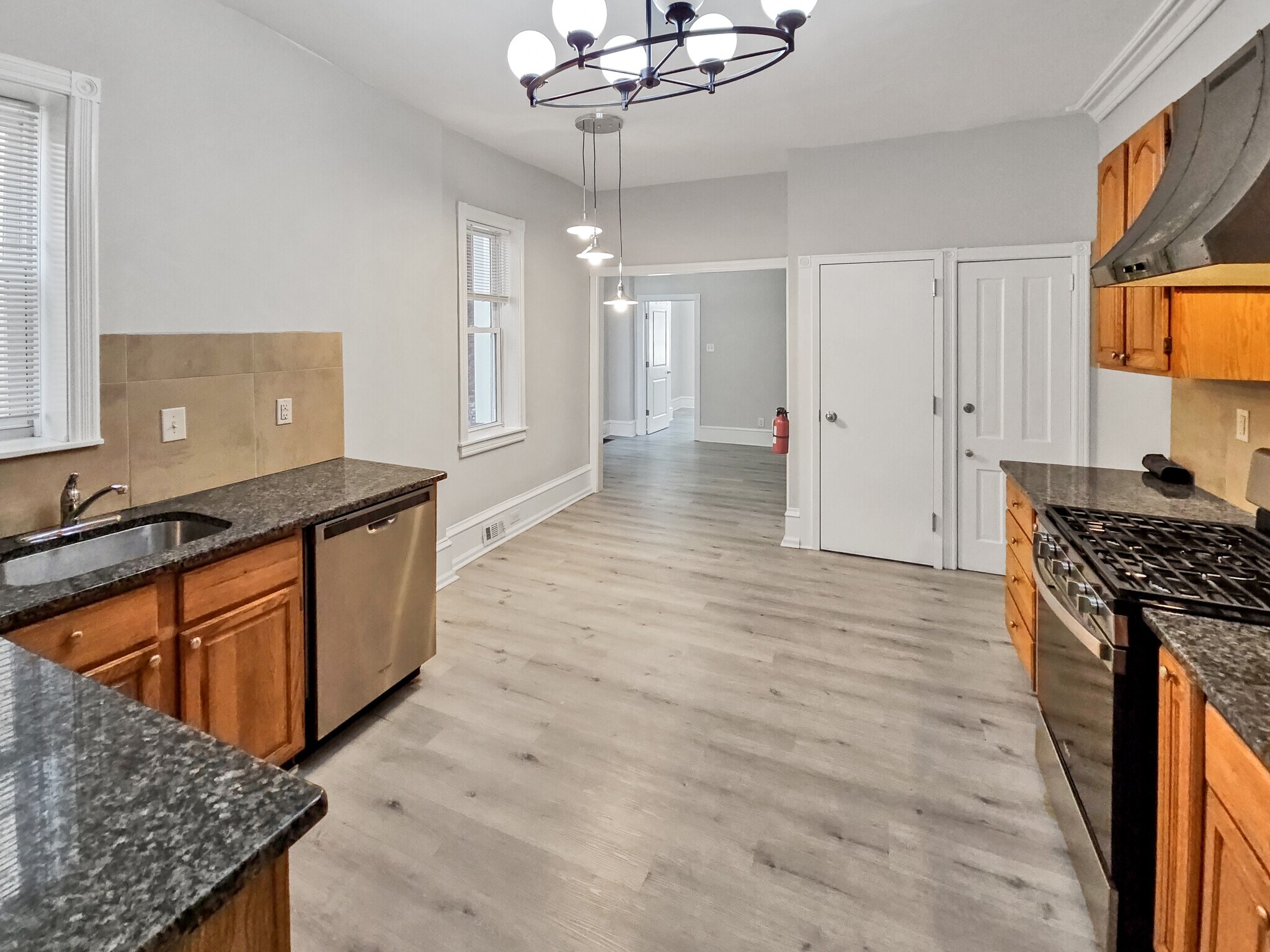 Building Photo - 637 N 32nd St