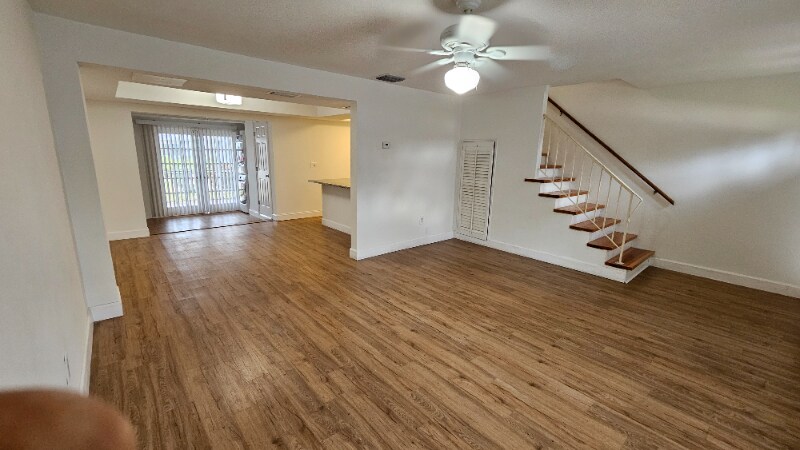 Building Photo - 4903 Catalina Dr