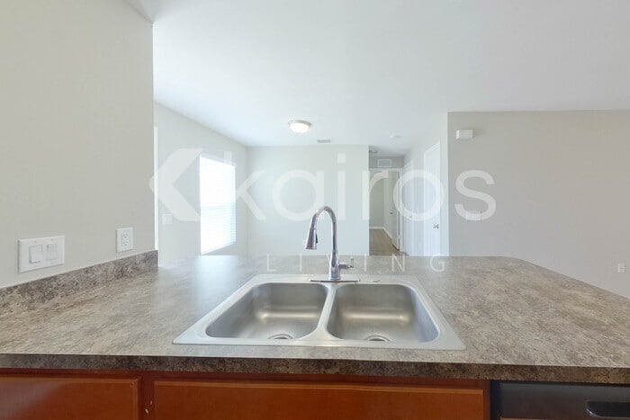 Building Photo - 2825 NW 3rd Pl