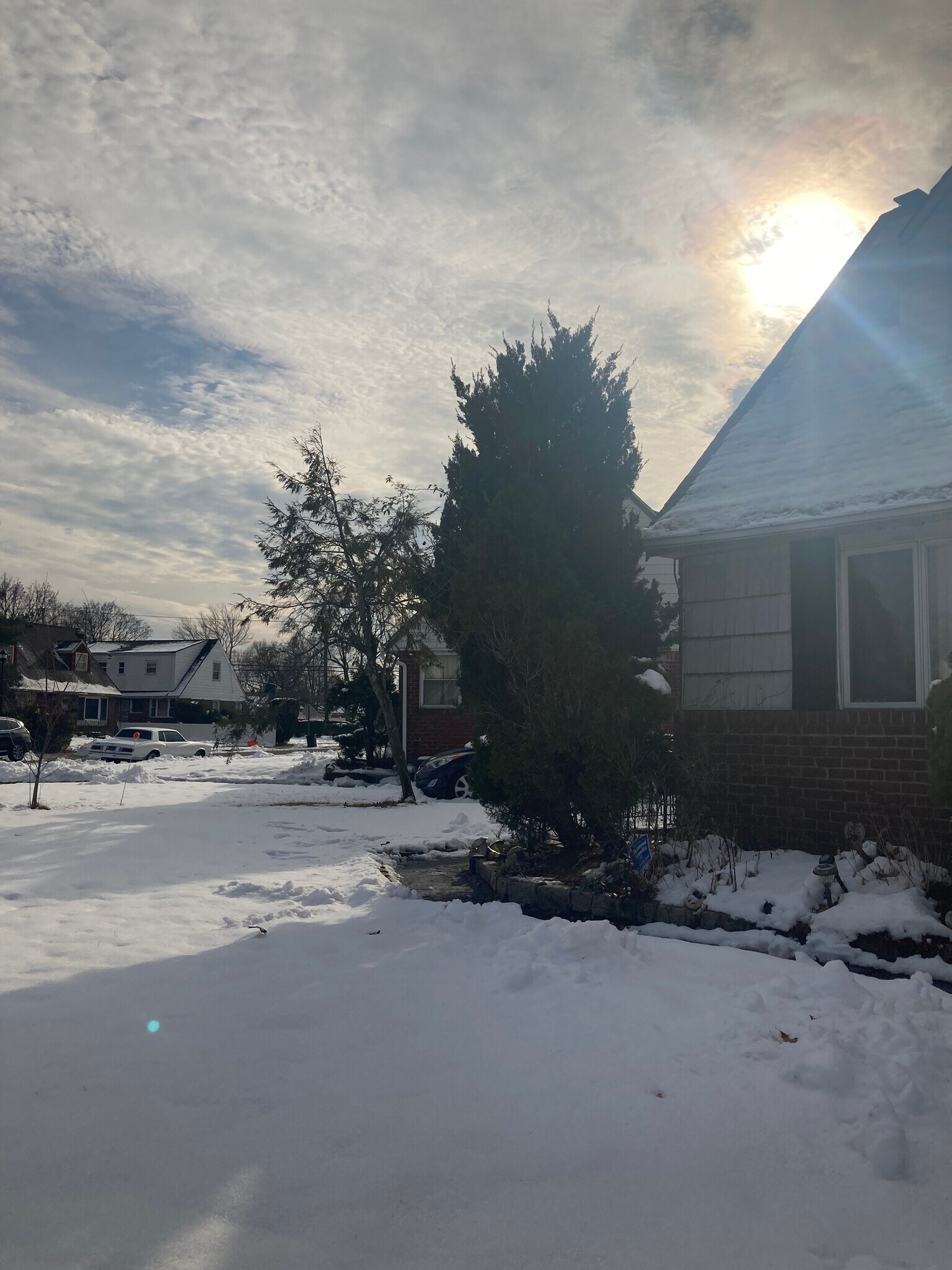 Well-maintained walkway - 764 Lenore Ln