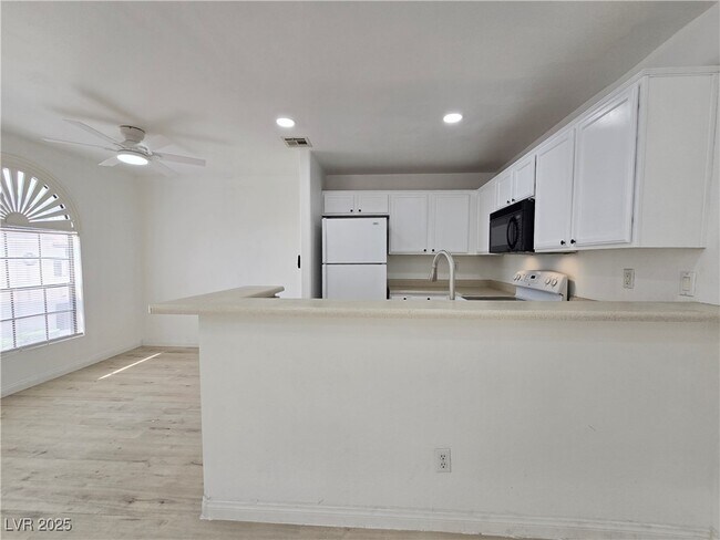 Building Photo - 2972 Juniper Hills Blvd