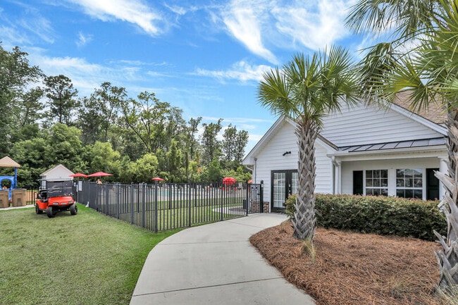 Building Photo - 233 Caribbean Village Dr