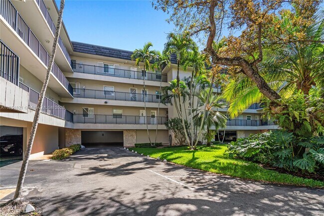 Building Photo - 6815 Edgewater Dr