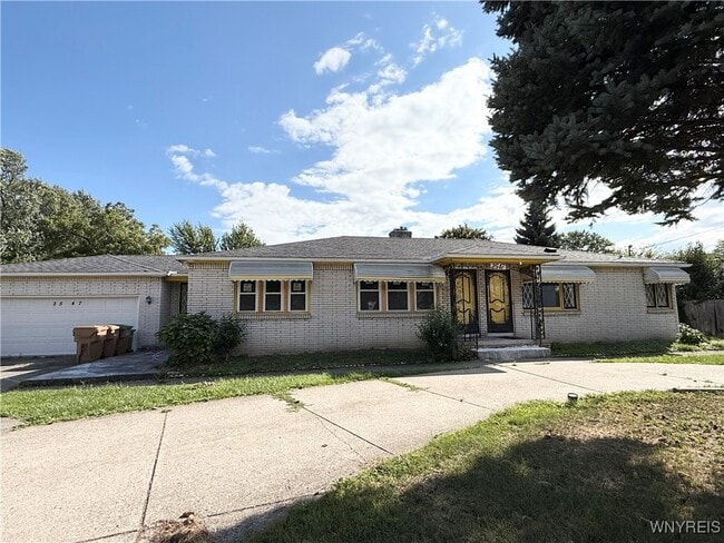 Building Photo - 2547 William St