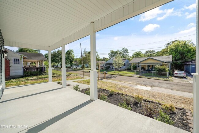 Building Photo - 2713 Tarleton Ave