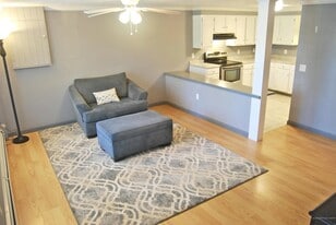 Building Photo - 209 Carsley Rd