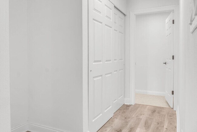 Building Photo - 2115 Stallion Rd