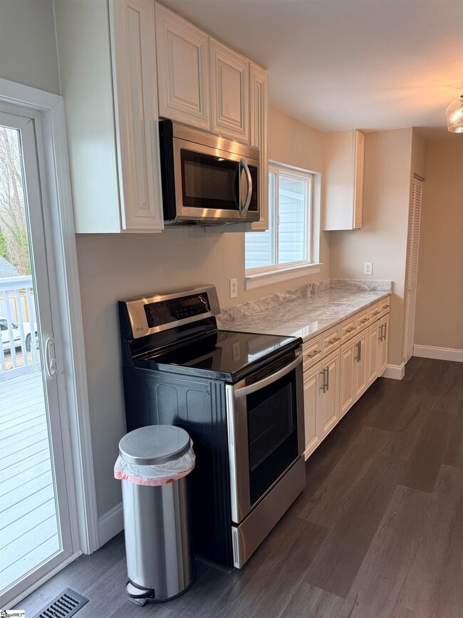 Building Photo - 36 Spinnaker Ct