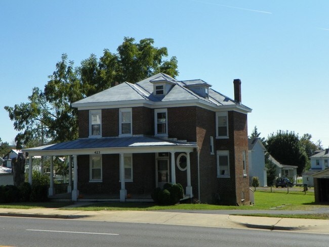 423 W Market - West Market Student Housing