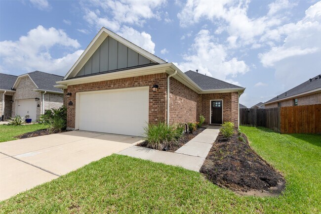 Building Photo - 31322 Conover Dr