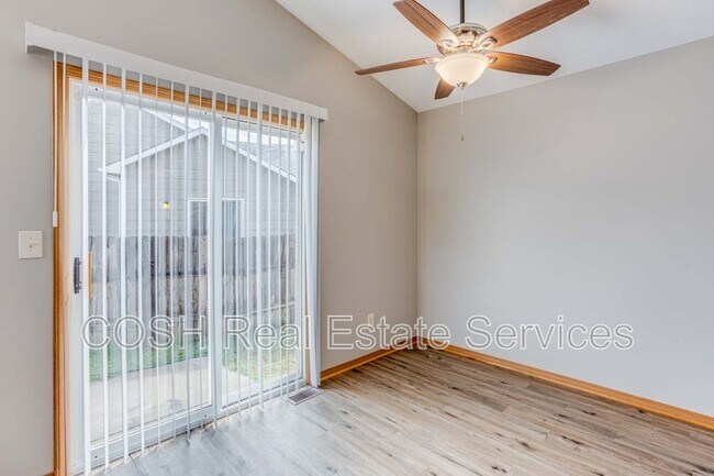 Building Photo - 1028 E Karla Ct