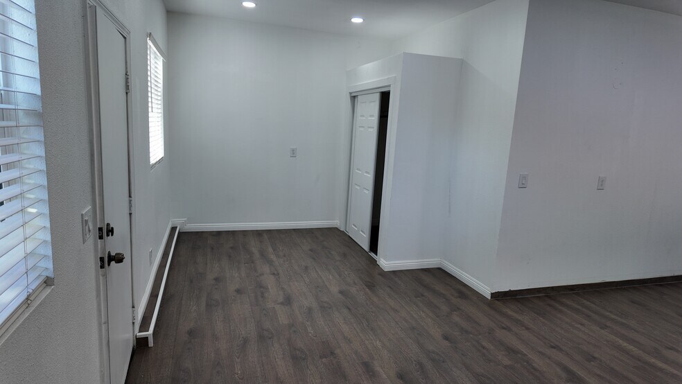 Building Photo - 6288 Susana St