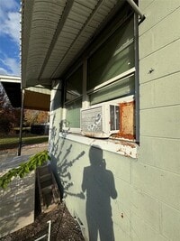 Building Photo - 416 Sun Ct