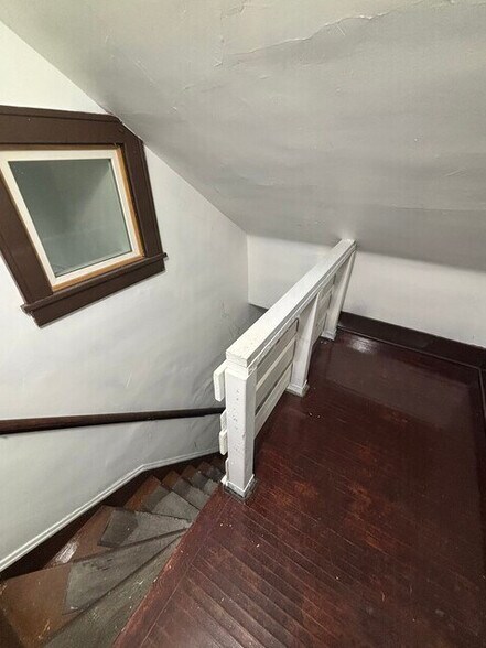 Building Photo - 1073 Blair Ave