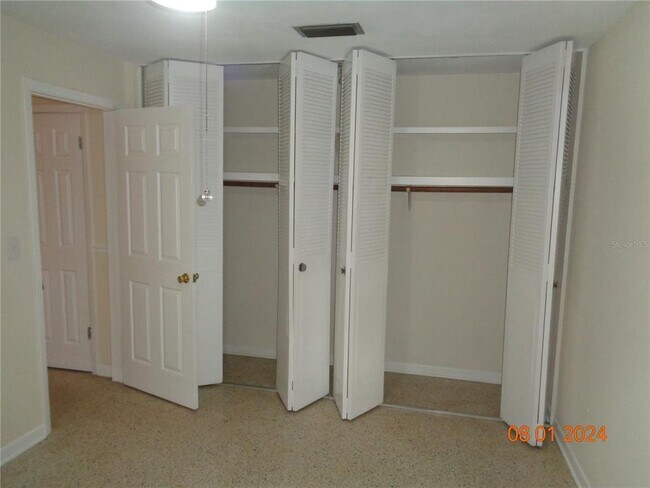 Building Photo - 508 Camelia Ln