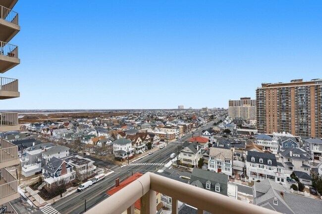 Building Photo - 5000 Boardwalk