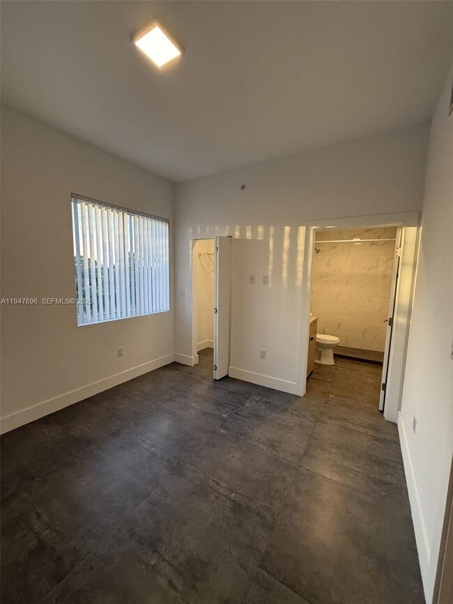 Building Photo - 2010 SW 25th Ter